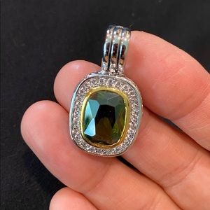 Absolutely gorgeous pendant with lime green stone.
